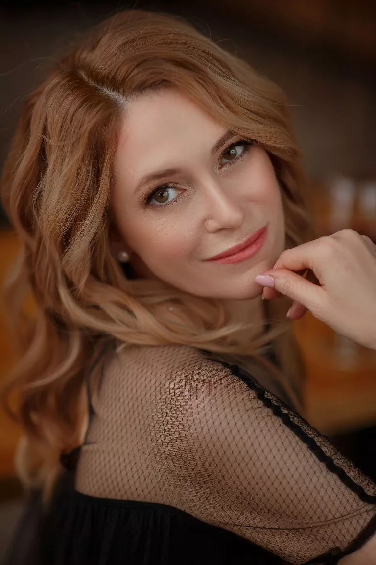 Rencontre séniors, Ekaterina 52 ans, une belle femme russe céibataire.