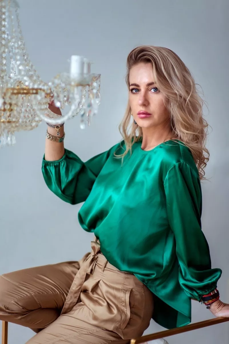 Rencontre séniors, Ekaterina 46 ans, une belle femme russe céibataire.