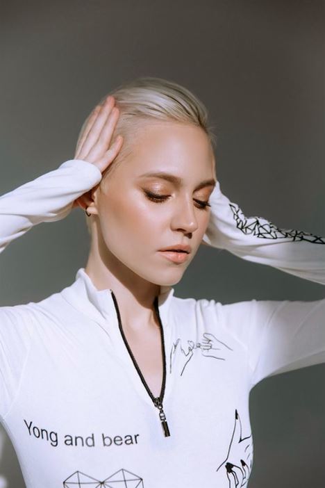 Rencontre séniors, Milena 27 ans, une belle femme russe céibataire.